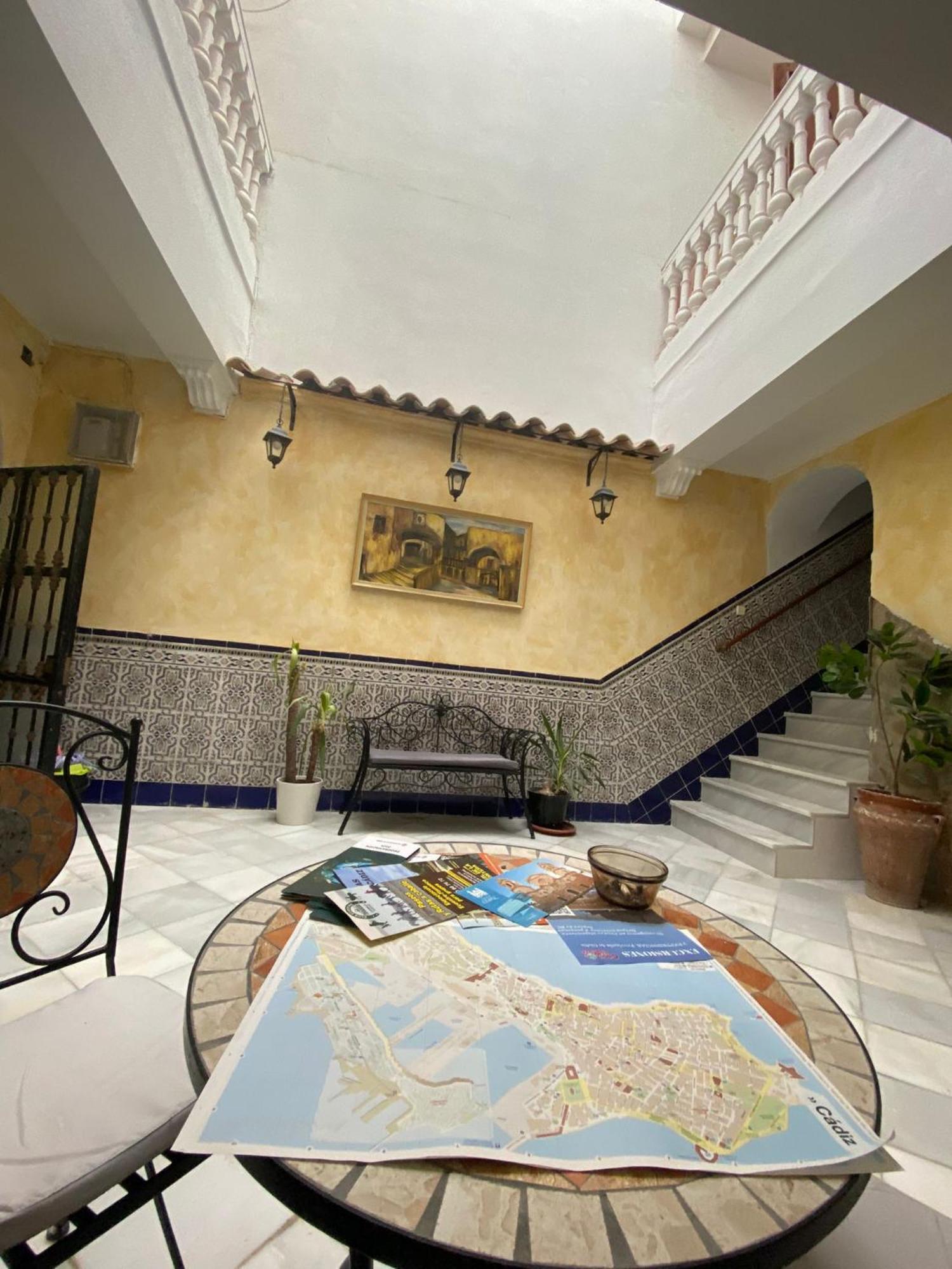 Apartamento Patio Andalusi Junto A La Vina Cádiz Exterior foto